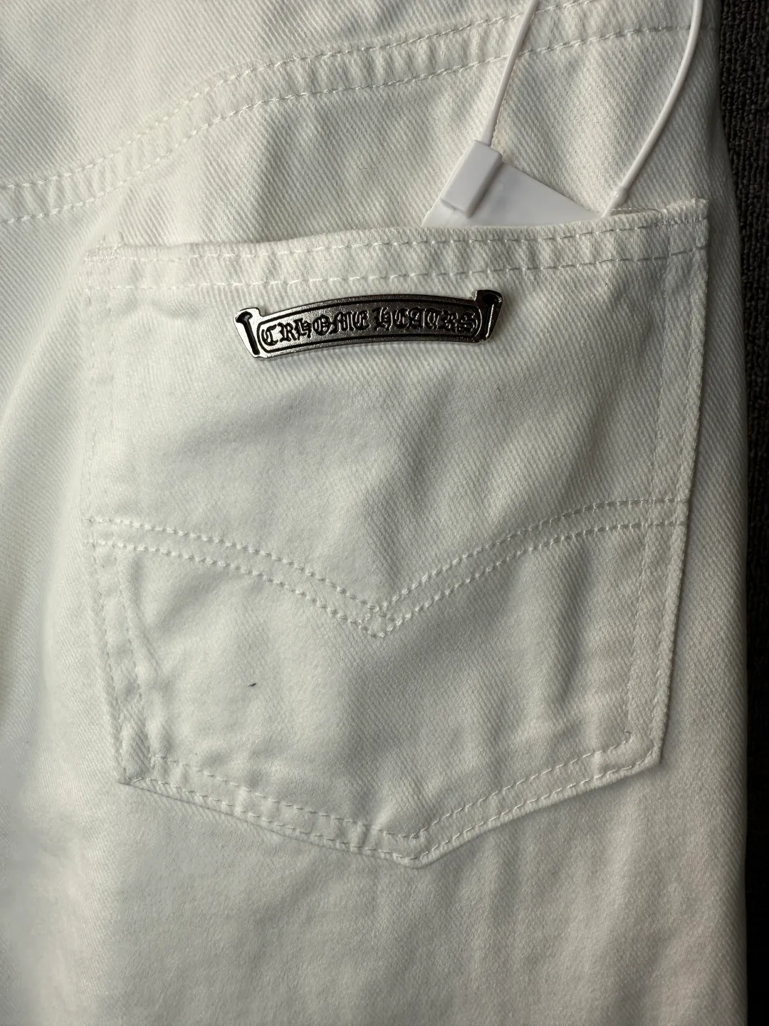 P260 💰 (Top version) Chrome Hearts/Chrome Hearts Classic white star cow series colored leather cross washed color fabric unisex denim trousers Vibe style straight stacked god-level version Carbon fine bias denim color cloth Old vintage full set of hardware - Chrome Hearts white cow series The high version uses high-ounce custom fabrics, fermentation washing and soft color fixation, soft and thick to wear, the details are all made by hand-polished craftsmanship, all-over printed jacquard fabric Unique design style. Through multiple processes to create a full retro feel. Unique niche non-contrast shirt. Customized distressed spray-painted buttons. Craftsmanship in every detail. Color: white stars. Size: 28-30-32-34 (corresponding to S-M-L-XL)